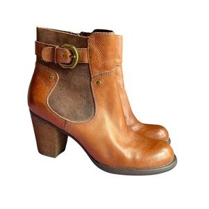 Naturalizer Giddy Leather Heeled Ankle Boots Brown 7.5W